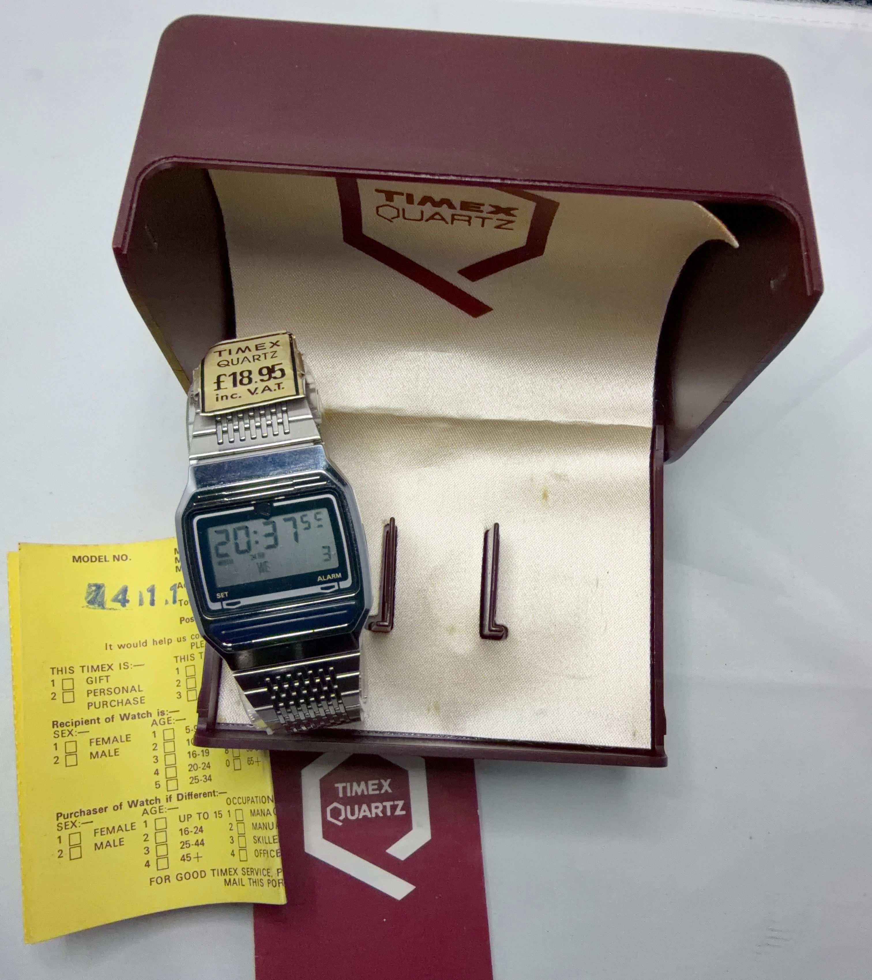 Timex Q quartz digital watch S cell new battery vintage one bar FULL SET