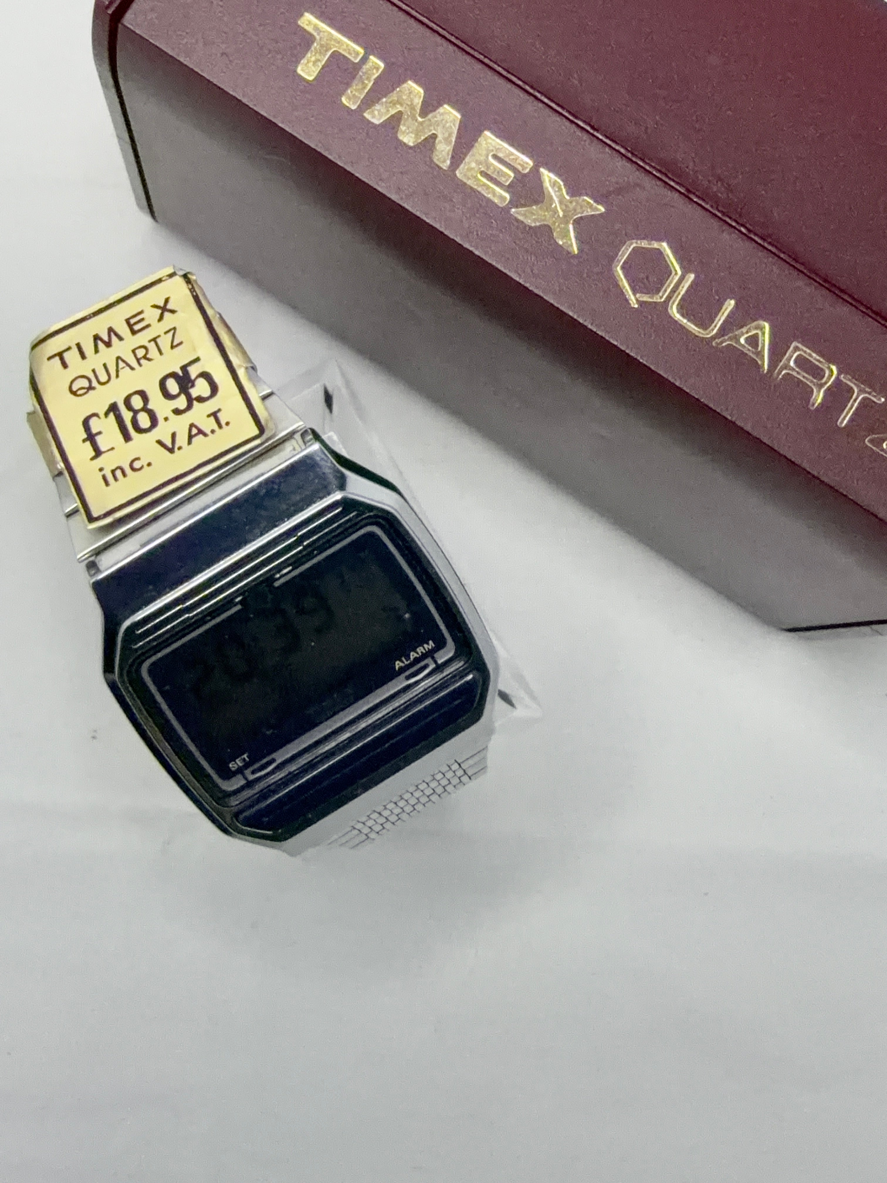 Timex Q quartz digital watch S cell new battery vintage one bar FULL SET