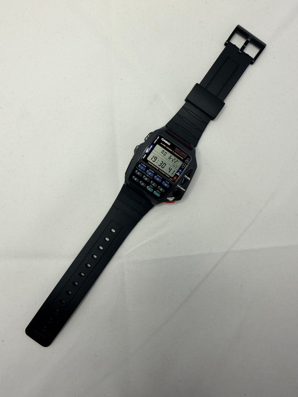Casio CMD-40 is a legendary vintage "Wrist Remote Controller" calculator watch originally released by Casio in late 1992