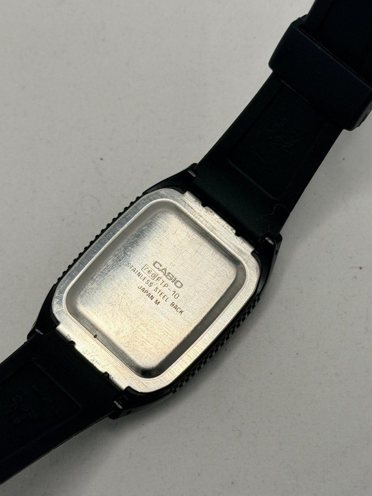 Casio FTP-10 vintage "Flip-Top" calculator watch released in 1992 - VINDIGI