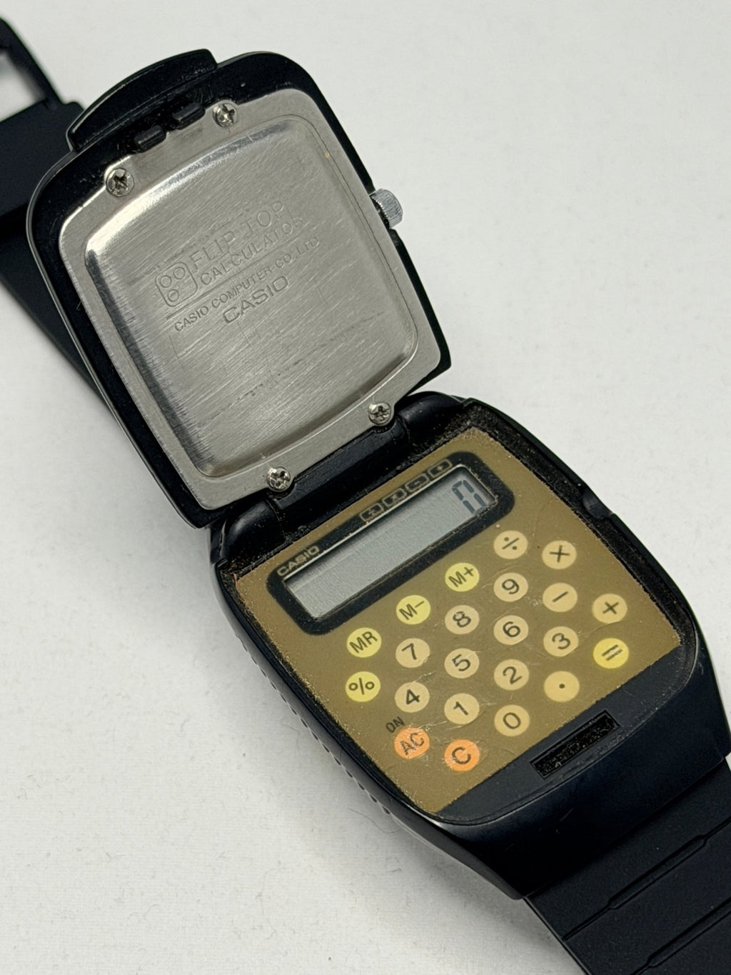 Casio FTP-10 vintage "Flip-Top" calculator watch released in 1992 - VINDIGI