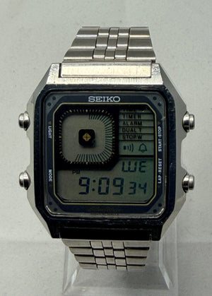 Seiko G757-4020 is a highly collectible "Digi-Ana" watch made in 1980