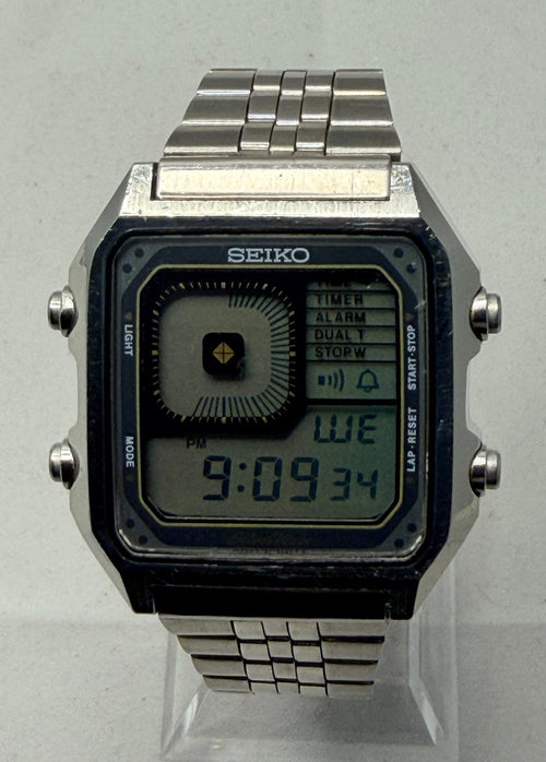 Seiko G757-4020 is a highly collectible "Digi-Ana" watch made in 1980