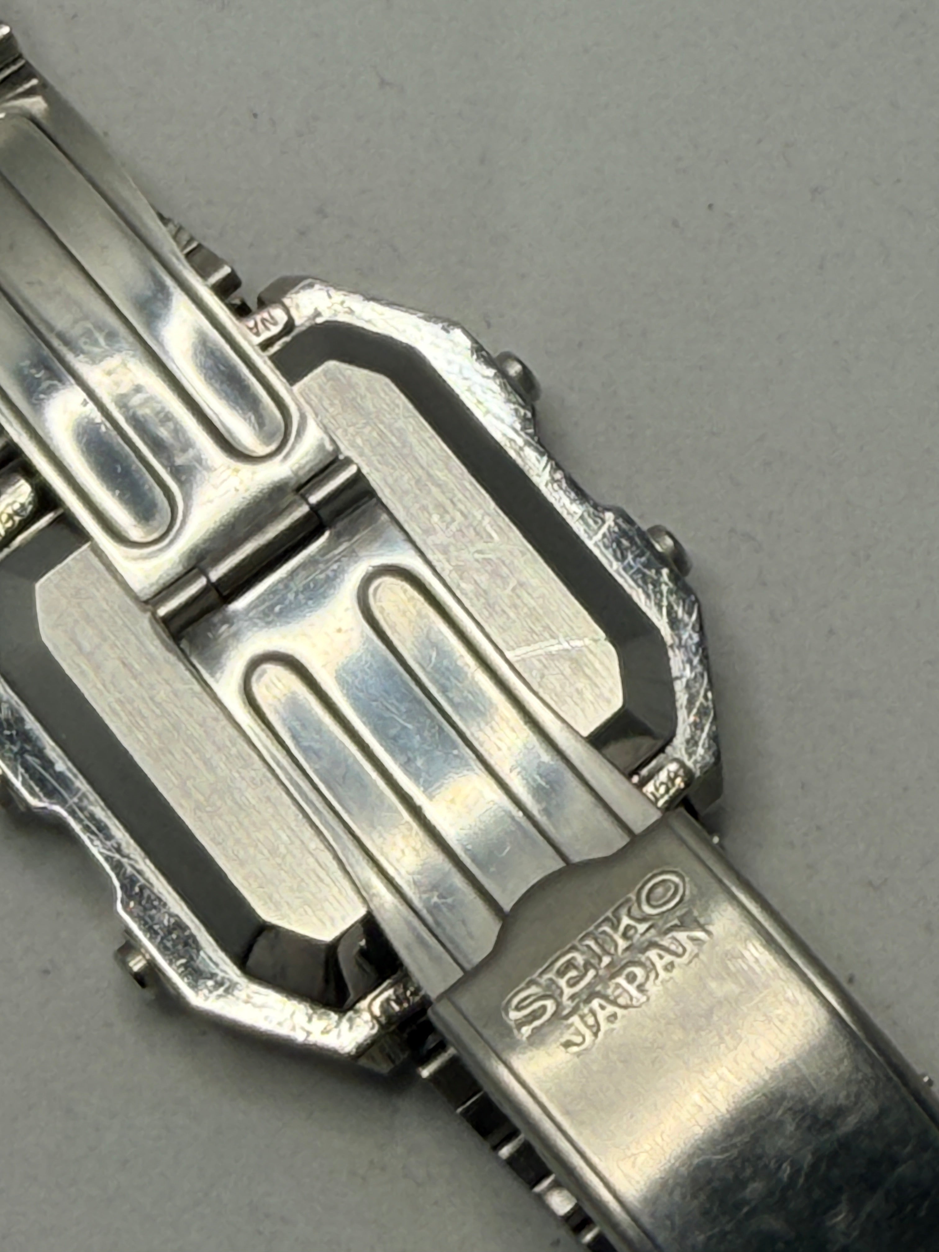 Seiko G757-4020 is a highly collectible "Digi-Ana" watch made in 1980