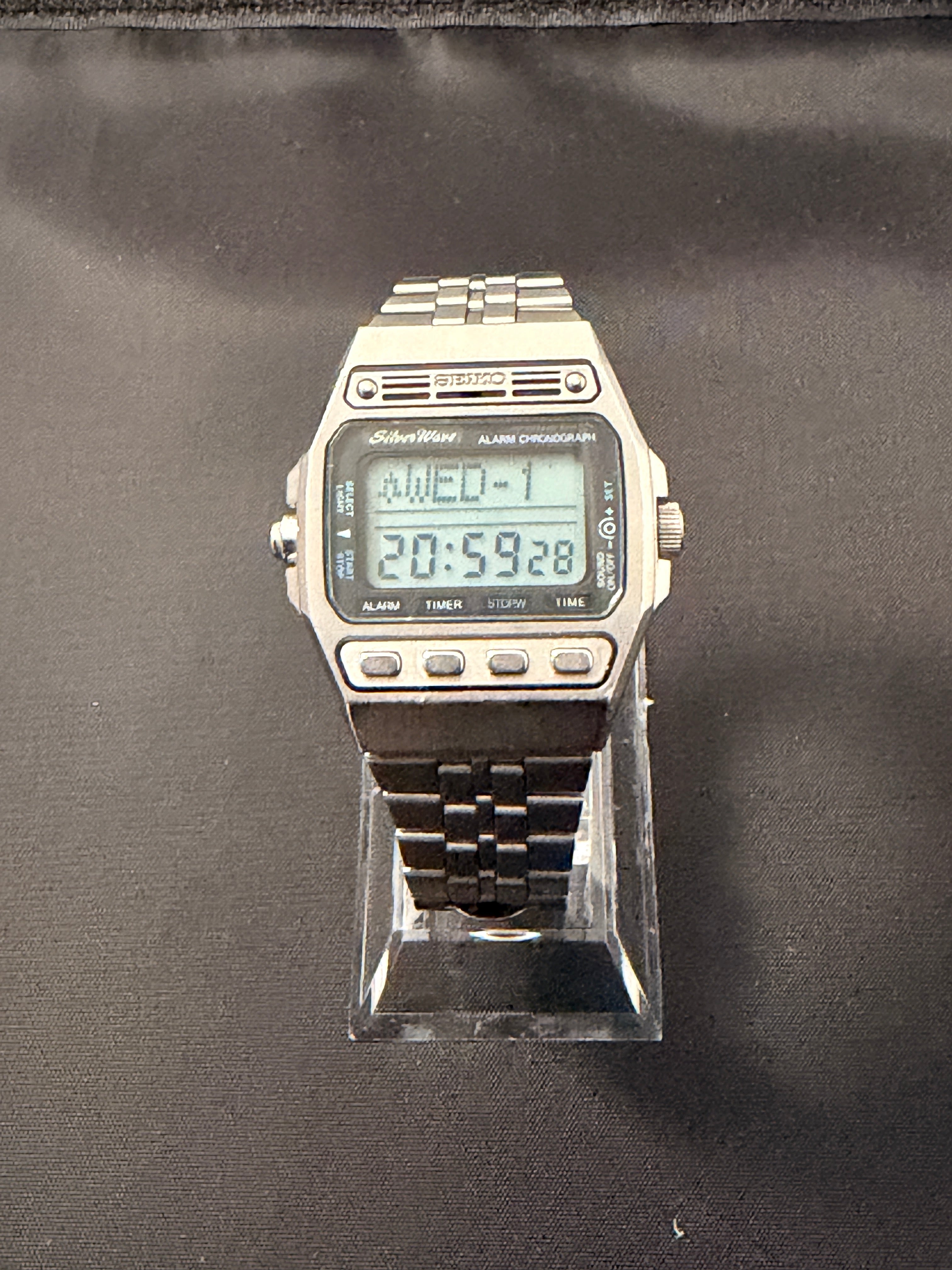 Seiko Silver Wave D229-5000 top-tier dot-matrix from 1981 Japan