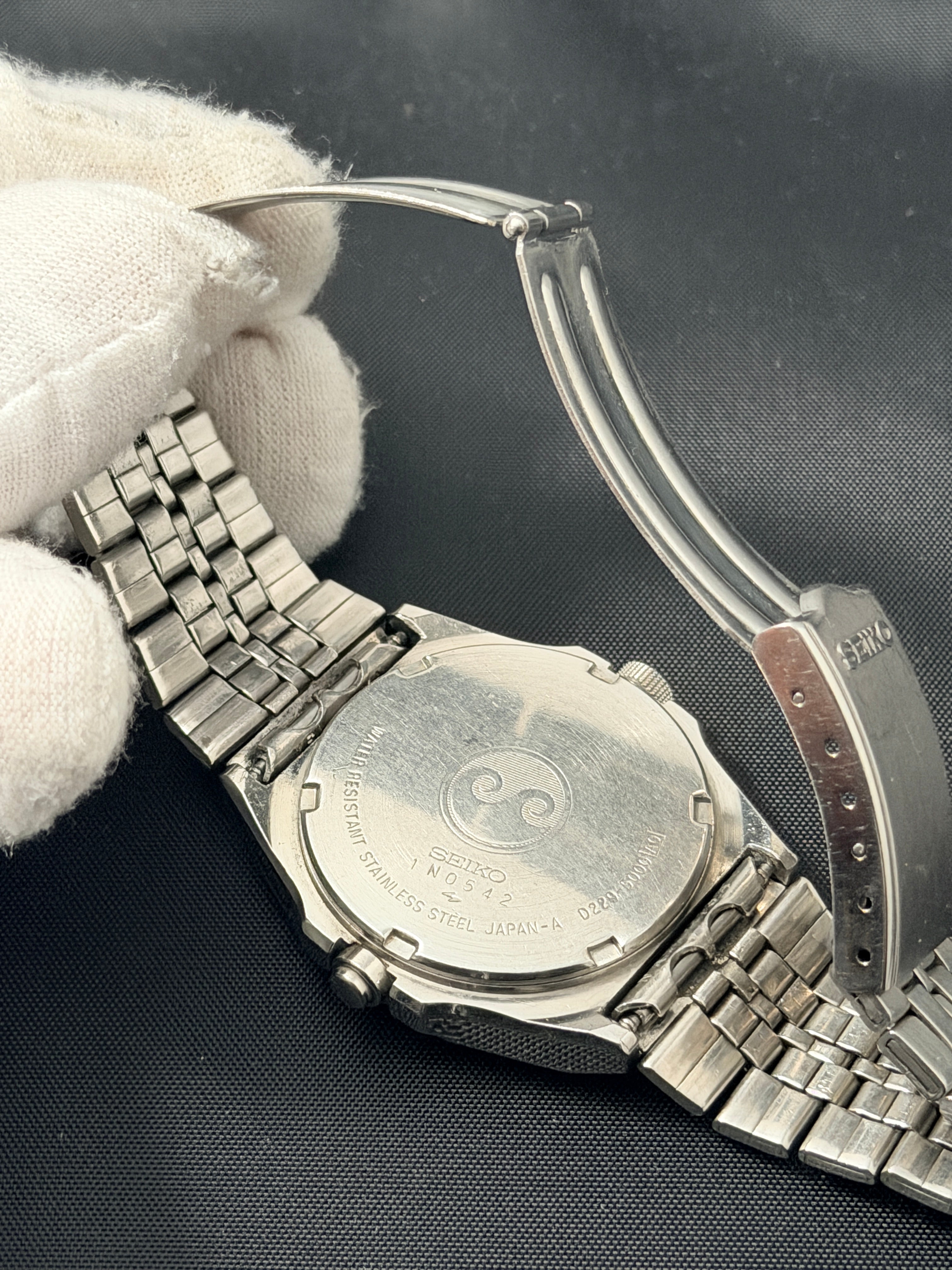 Seiko Silver Wave D229-5000 top-tier dot-matrix from 1981 Japan