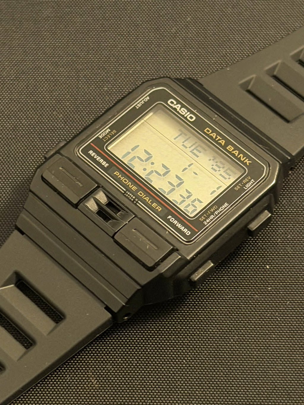 Casio DBA-80 in 1987 the first phone dialler databank watch. new