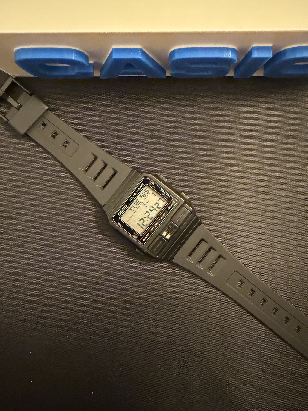 Casio DBA-80 in 1987 the first phone dialler databank watch. new
