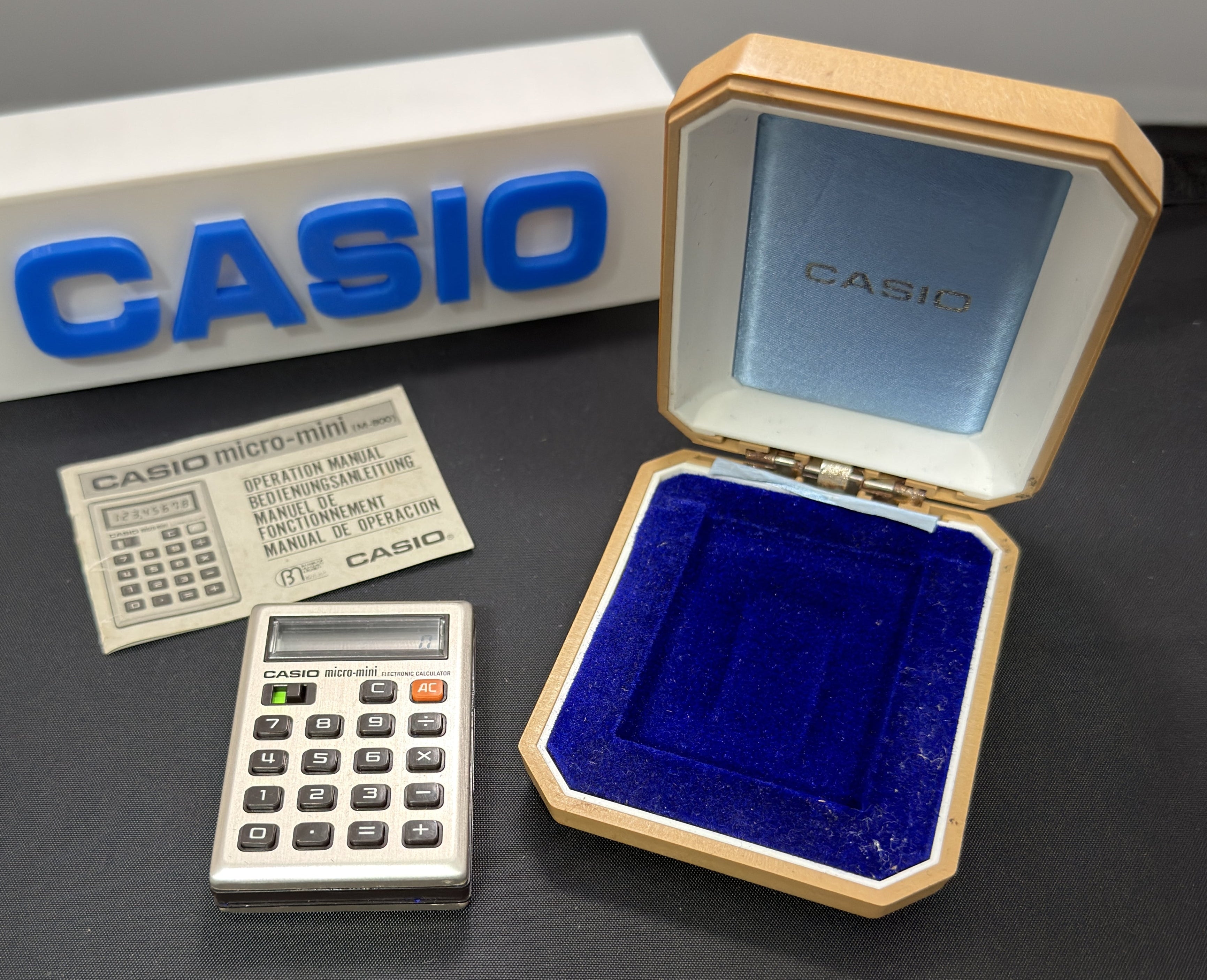 Casio Micro-Mini M-800 is a historic, pocket-sized calculator from 1976 Japan.