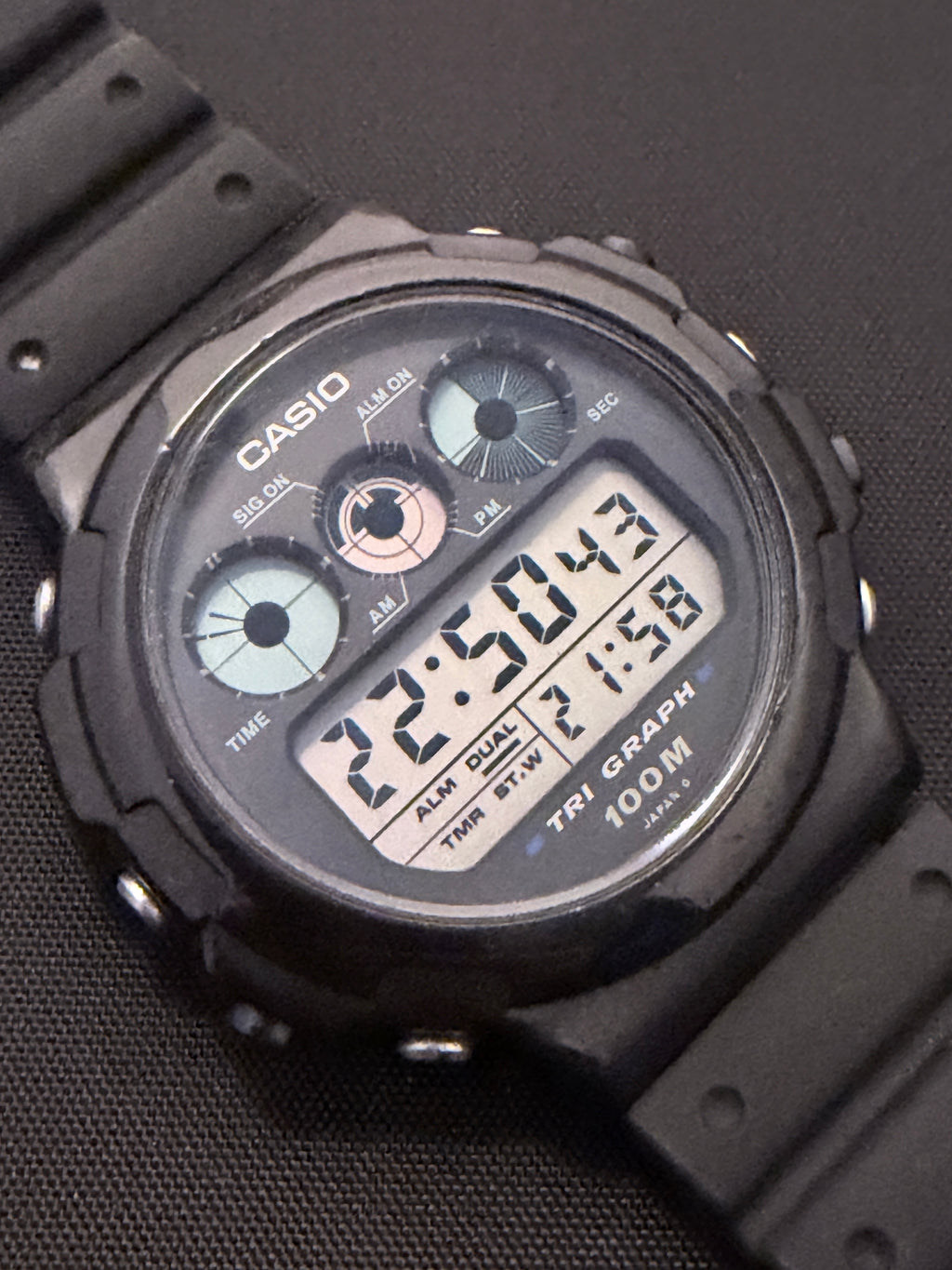 Casio TGW-10 Tri-Graph watch from 1988 Japan