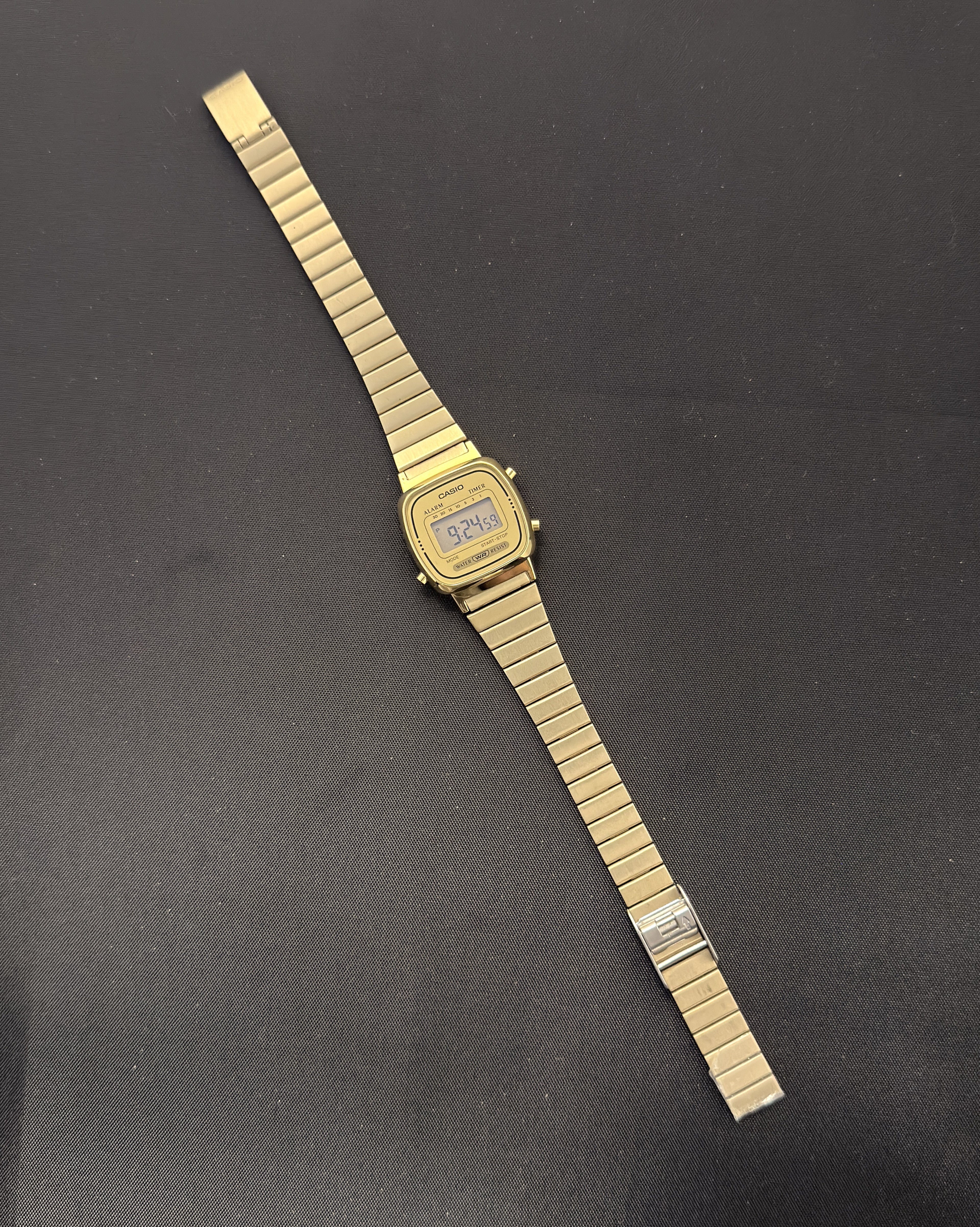 Casio LA670WE GOLD ultra-compact watch New Vintage Collection