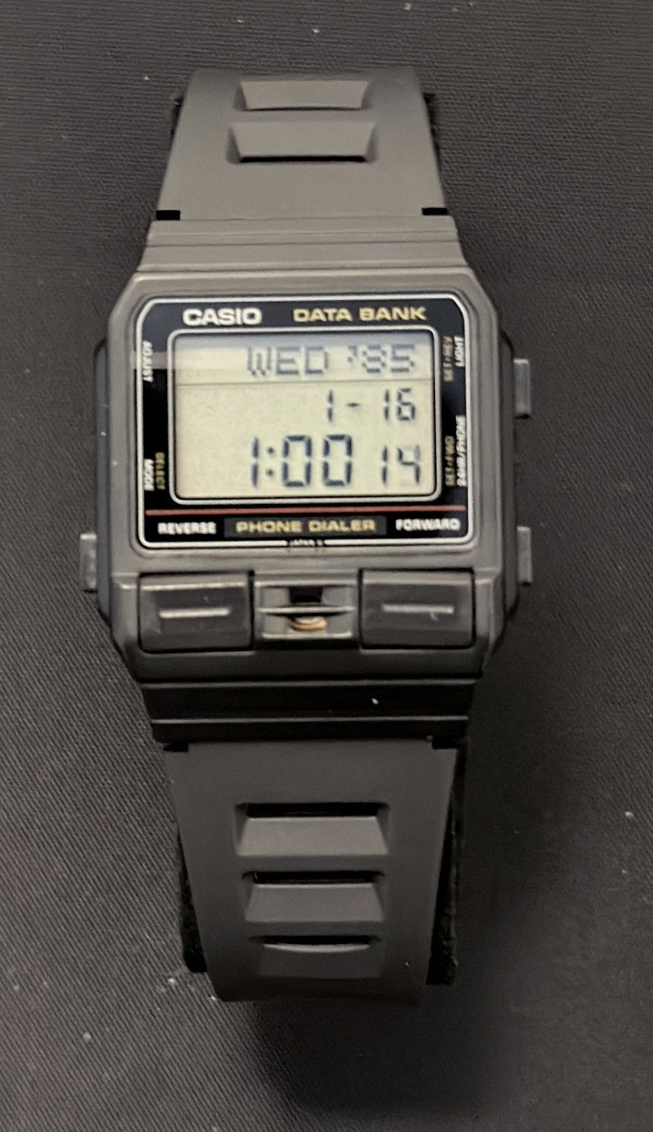 Casio DBA-80 in 1987 the first phone dialler databank watch. new
