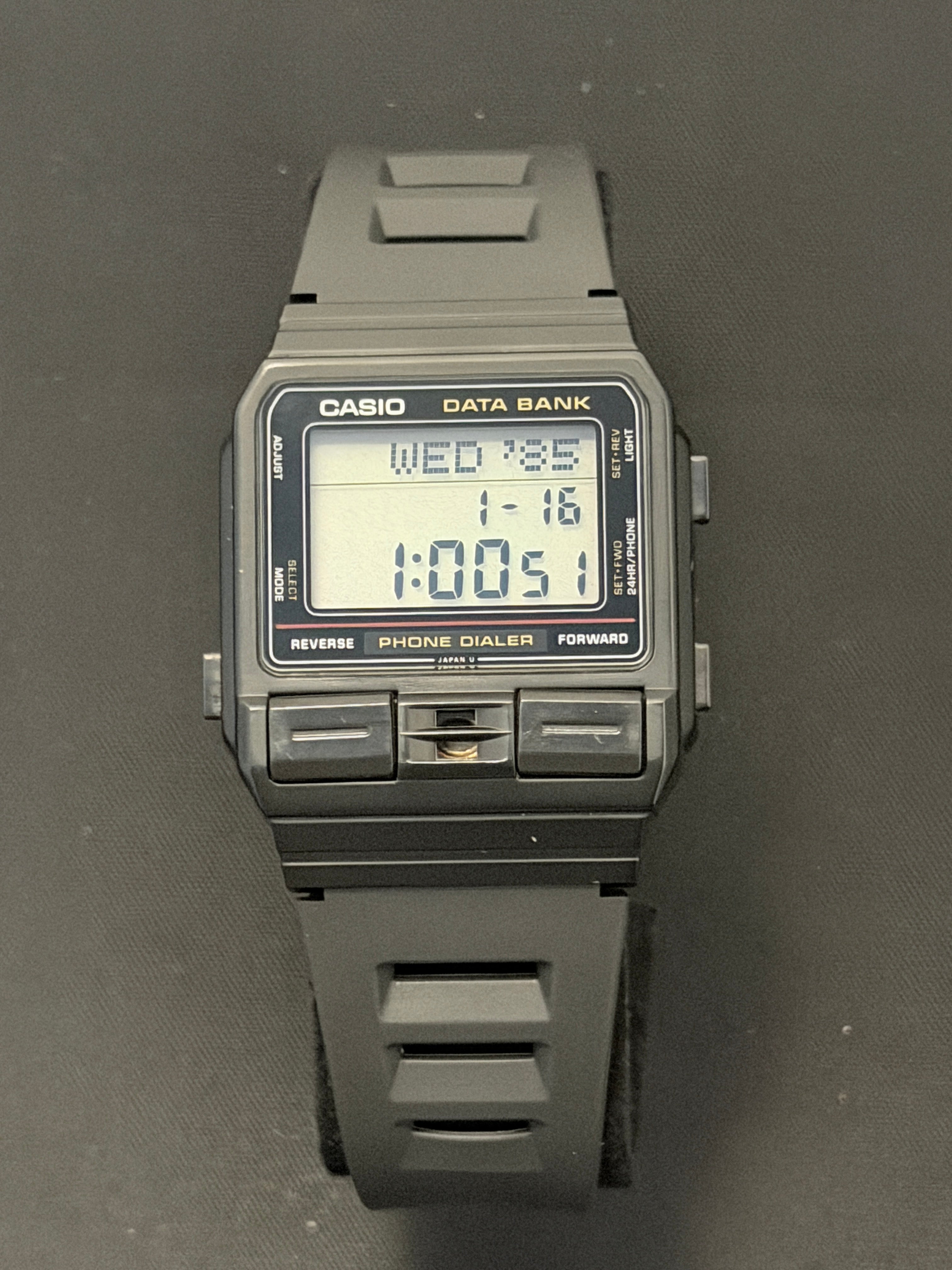 Casio DBA-80 in 1987 the first phone dialler databank watch. new