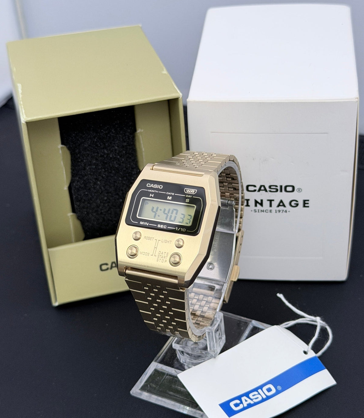 CASIO Gold (A1100G) all-metal digital watch from the Vintage collection. - VINDIGI
