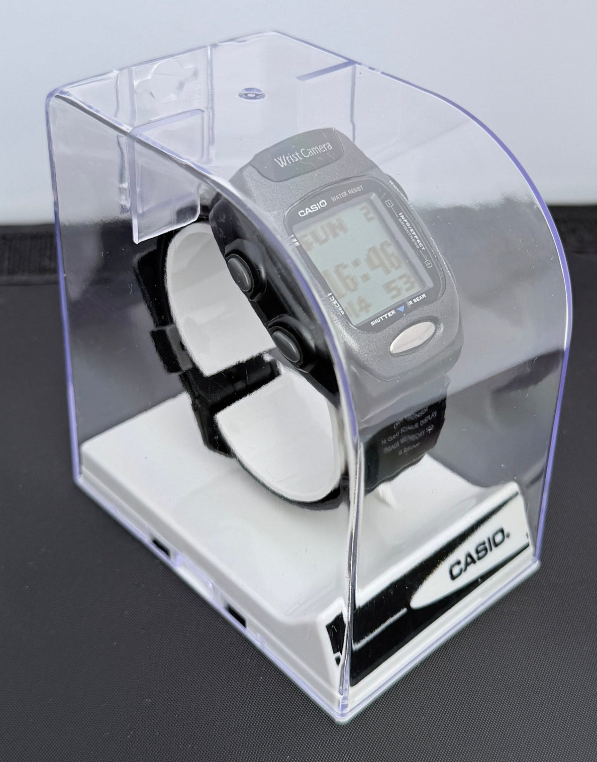 Casio WQV-2 the world's first digital camera watch - VINDIGI