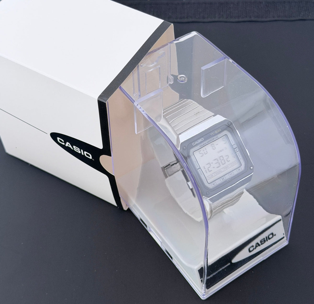 Casio TC-500 the first touchscreen watch Japan 1983 - VINDIGI