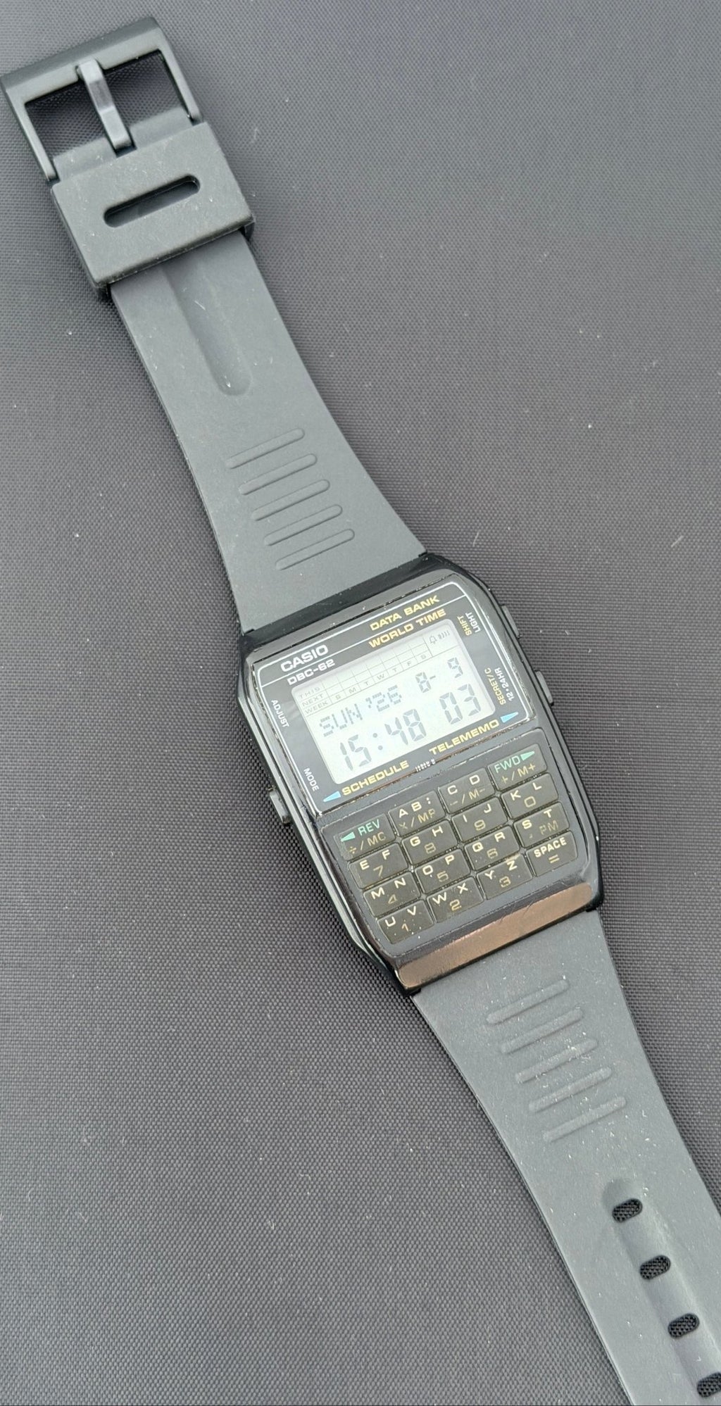 Casio DBC-62 Databank Calculator watch from 1991 - VINDIGI