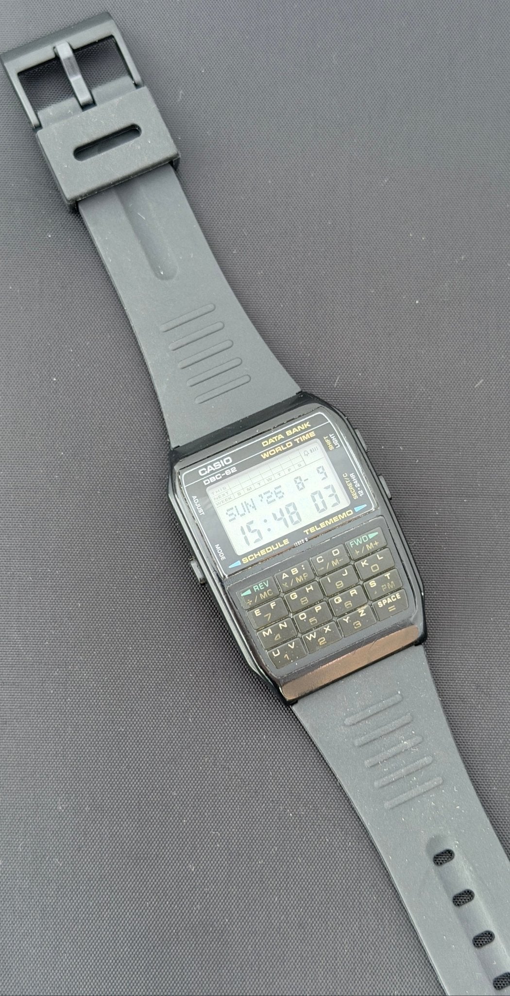 Casio DBC-62 Databank Calculator watch from 1991 - VINDIGI