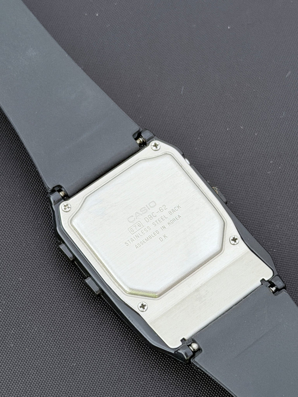 Casio DBC-62 Databank Calculator watch from 1991 - VINDIGI