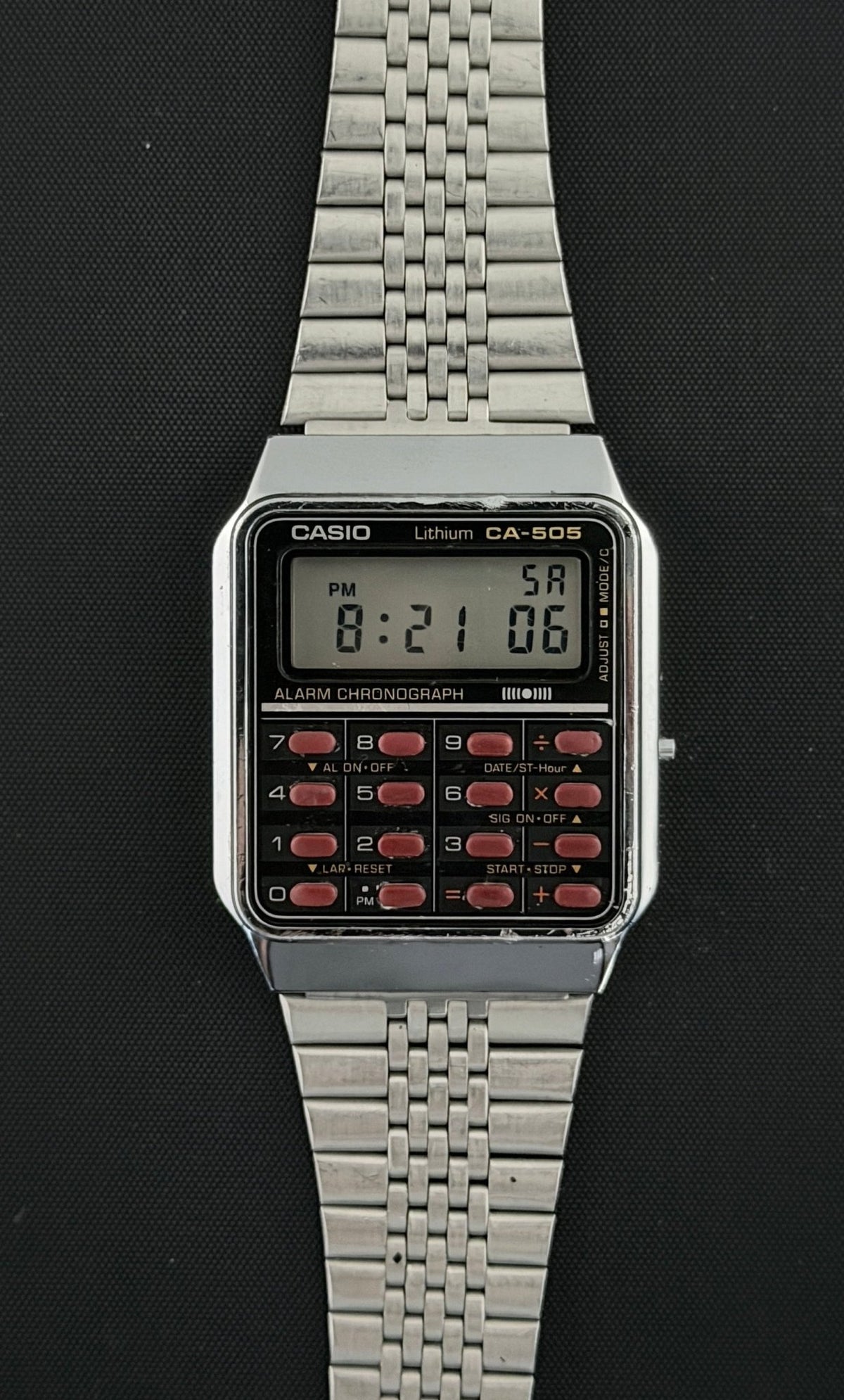 Casio CA-505 rare red button calculator watch from 1984 - VINDIGI