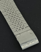 Casio CA-505 rare red button calculator watch from 1984 - VINDIGI