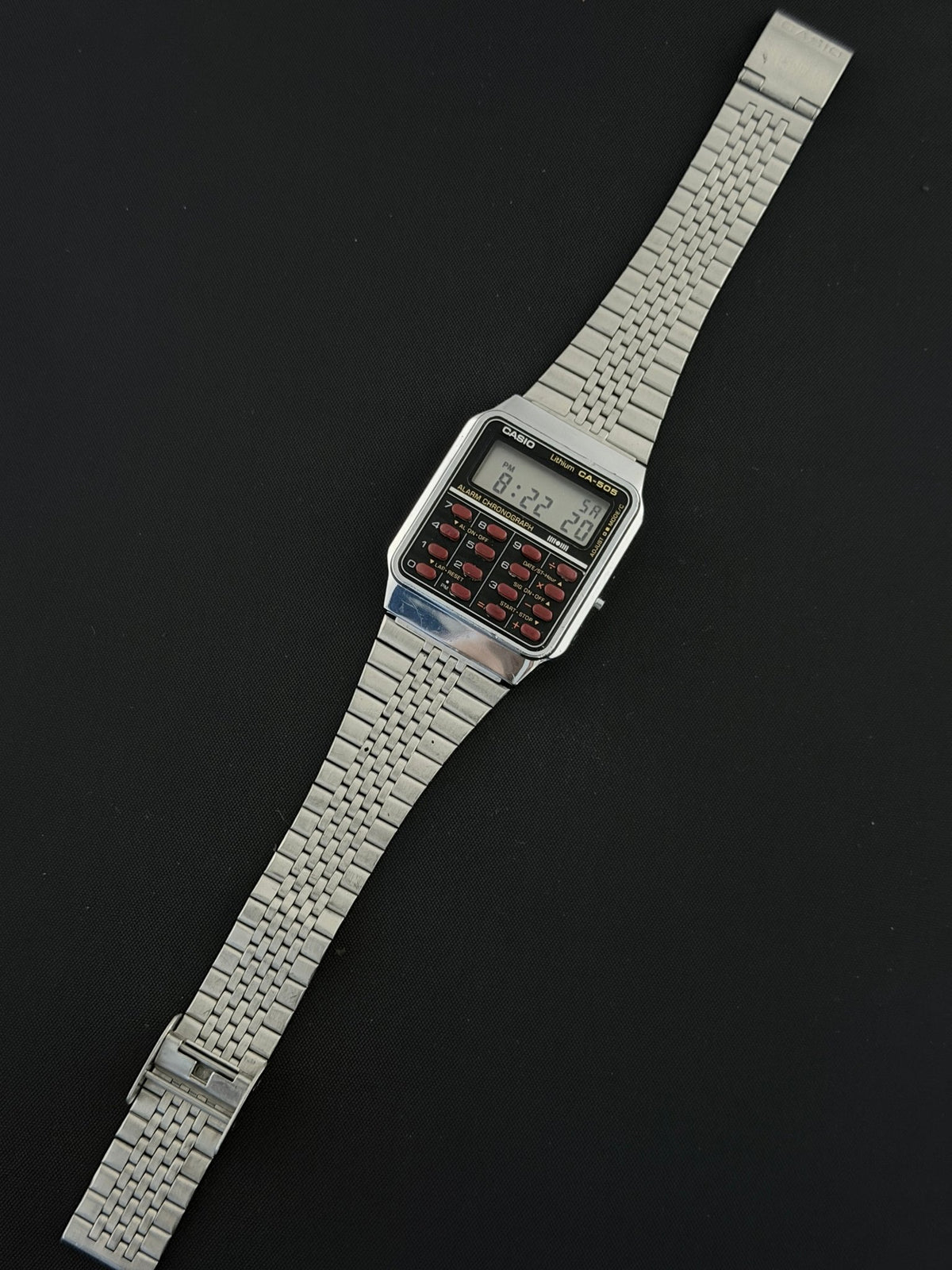 Casio CA-505 rare red button calculator watch from 1984 - VINDIGI