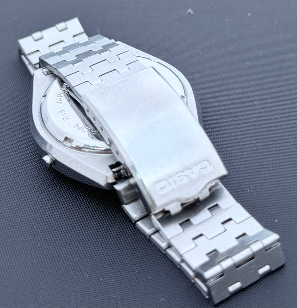 Casio Casiotron R-19 rare watch Japan 1976 - VINDIGI