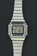 Seiko Alba Y770-5050 is a vintage 1980s digital LCD chronograph watch Japan - VINDIGI
