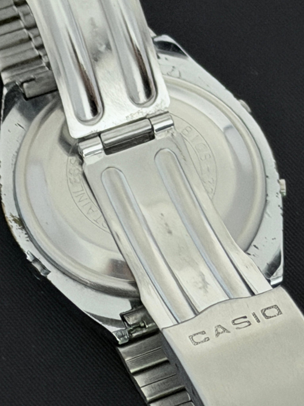 Casio 81QS-33 is a rare, vintage digital watch released around 1978 Japan - VINDIGI